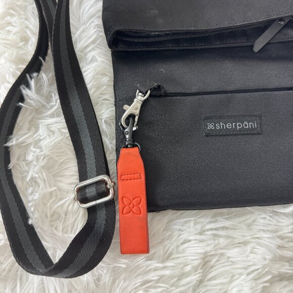 Sherpani Pica, Small Crossbody Purse RFID Protection Black - Picture 2 of 11